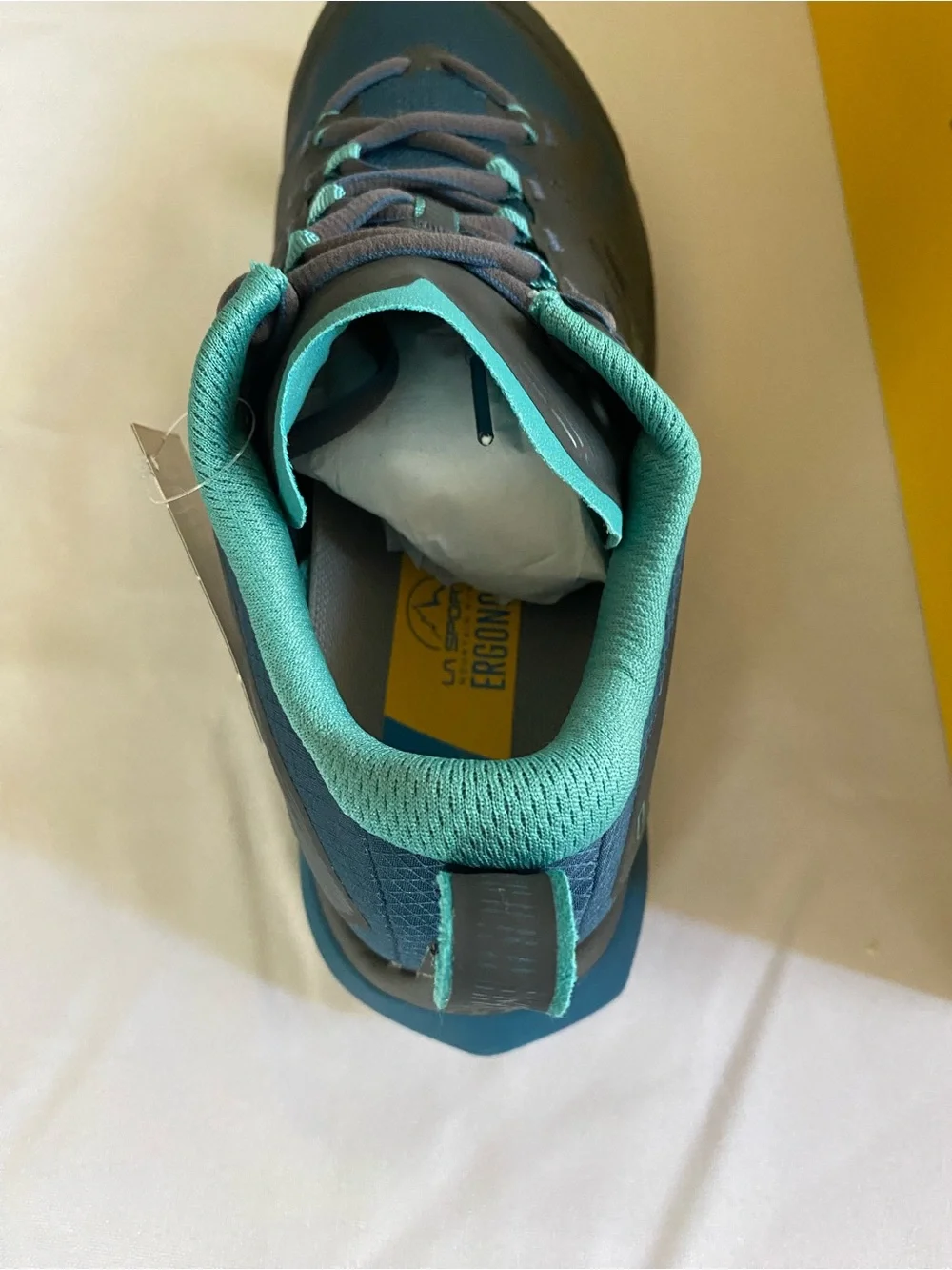 La Sportiva Jackal II Gray Mountain Running Shoes with Teal | Women’s 8 | NWT